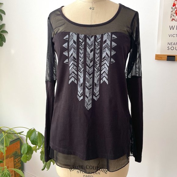 NWOT trendy mesh panel top - Picture 1 of 10